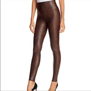 ❗️NWT❗️SPANX Snakeskin faux leather leggings
